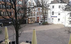 Ricks City Hotel